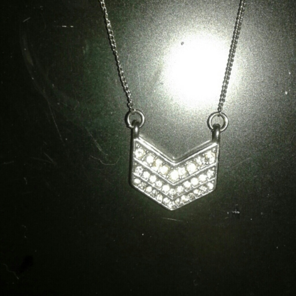 SALE! NWOT Chevron rhinestone necklace